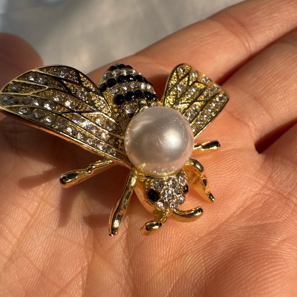 Queen Bees Unique Pearls Gold And Silver Bee Brooch